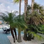 Marina 27 *