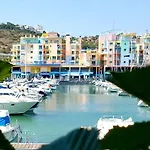 Marina 27