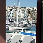 Marina 27 *